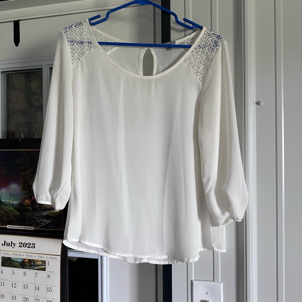 Soft white top. HOC summer.